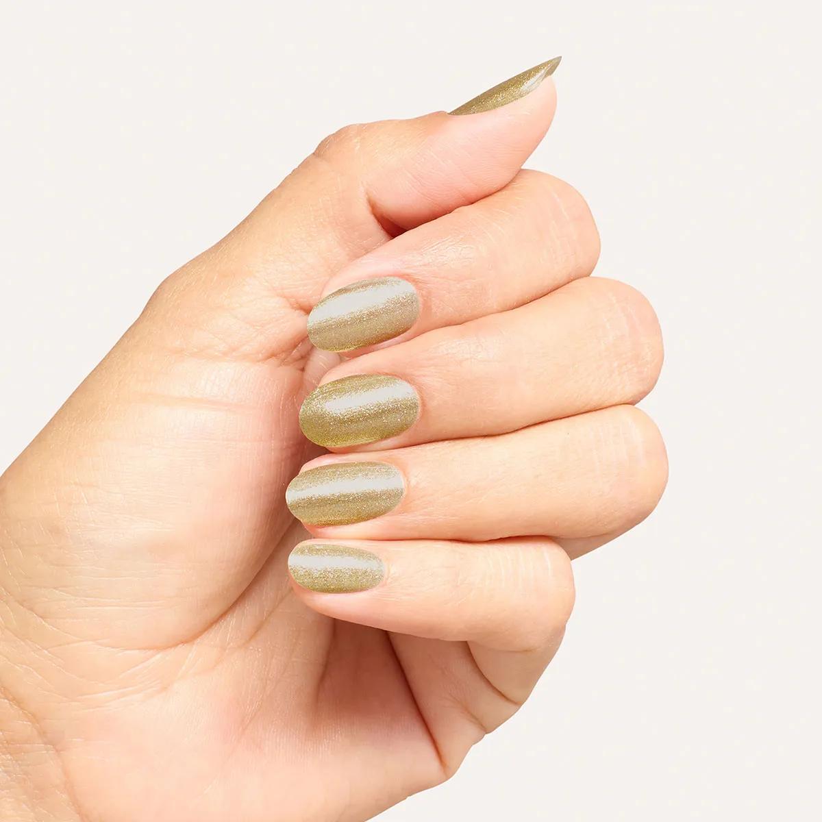 OPI Lacquer NLFB003 Revenge is Chic 15ml Hand