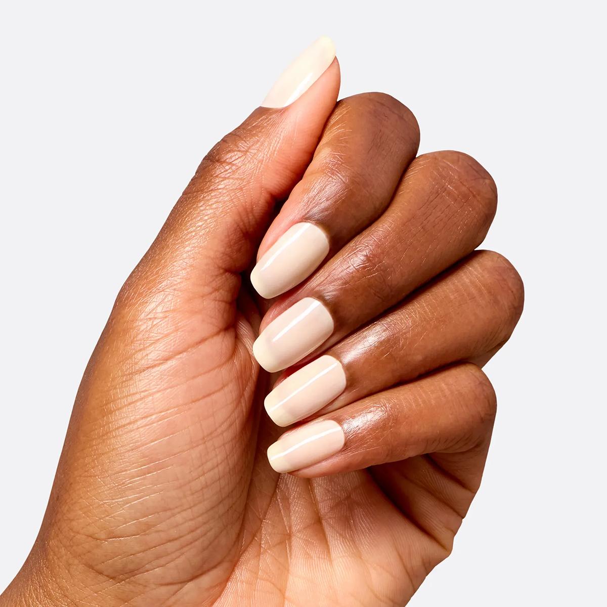 OPI GCF044 Throw Me a Wink 15ml Hand